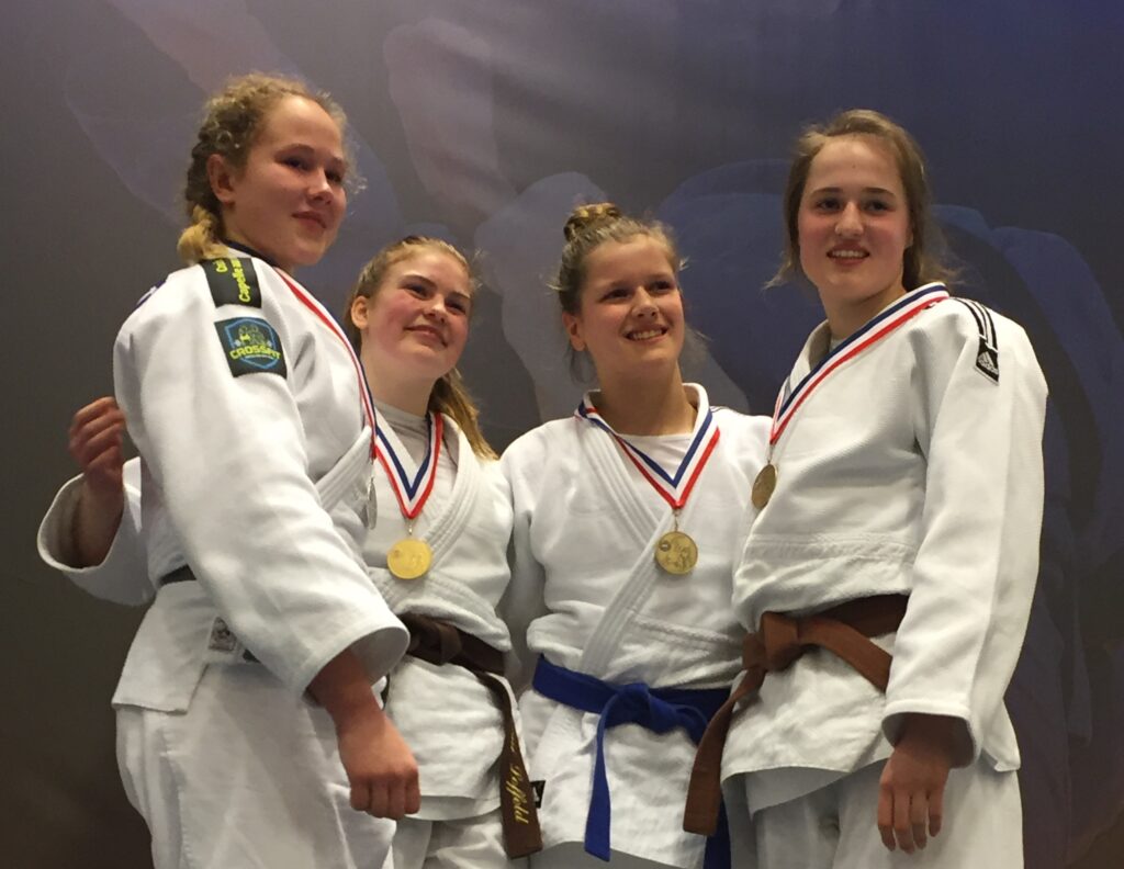 Esmé Scherrenberg pakt brons op het Nederlands Kampioenschap judo onder 18 jaar